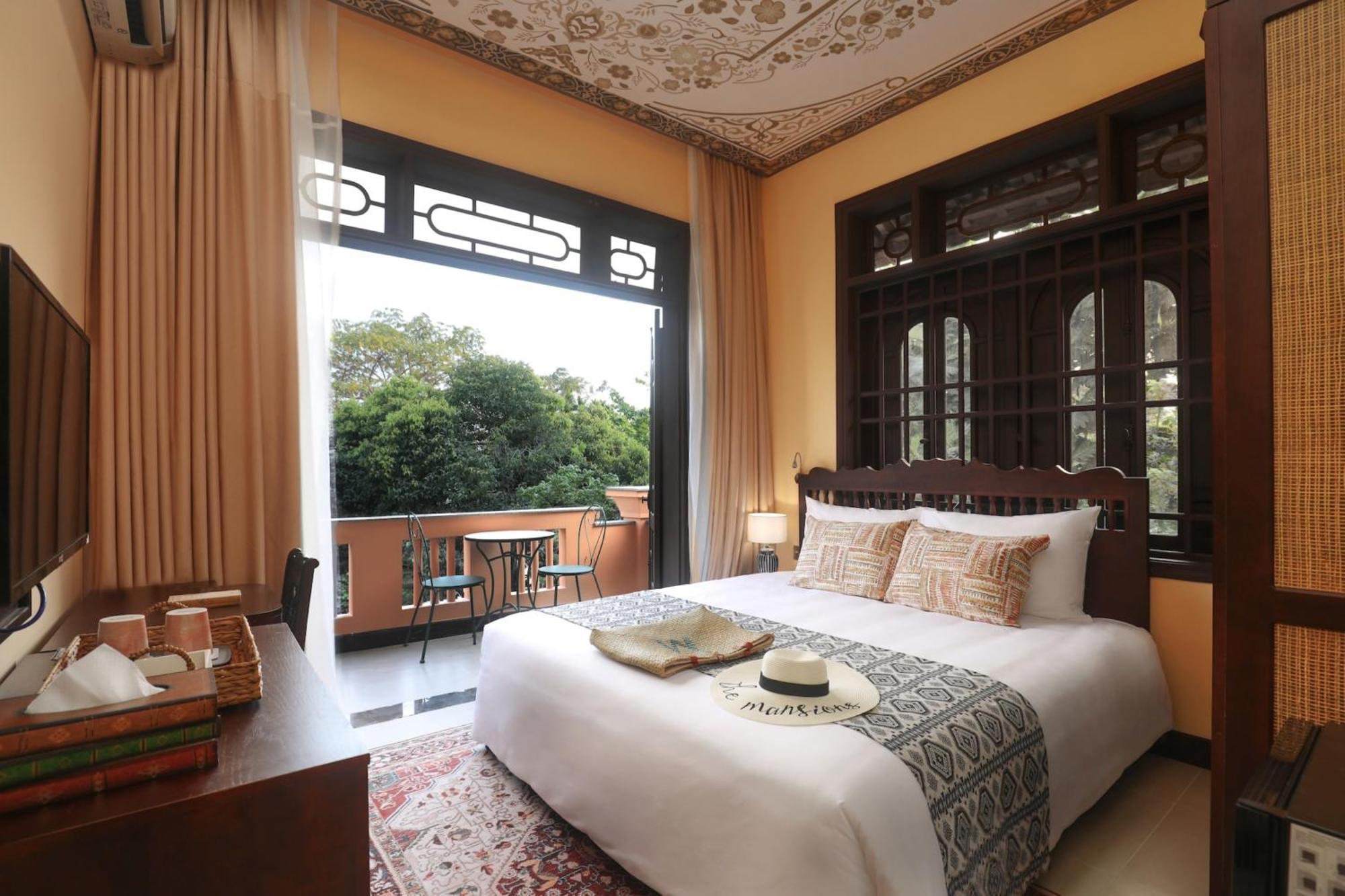 The Mansion Hoi An By Minova Bed & Breakfast Exterior photo